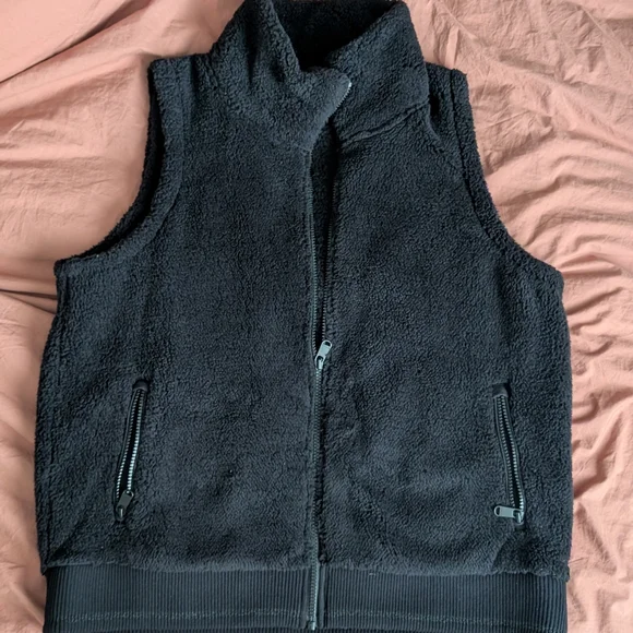 Athleta Tugga Black Sherpa Zip Vest NWT - Picture 6 of 8